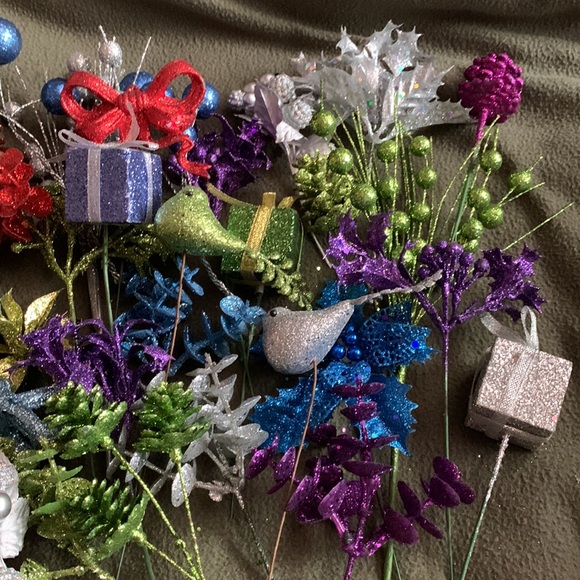 42 piece glitter Christmas decorations. - Picture 3 of 3